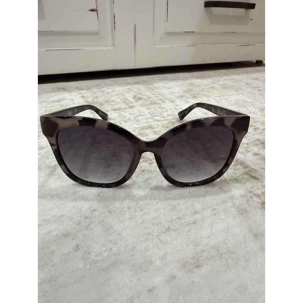 QUAY Australia It's My Way Oversized Cat Eye Sunglasses Milky Tortoise